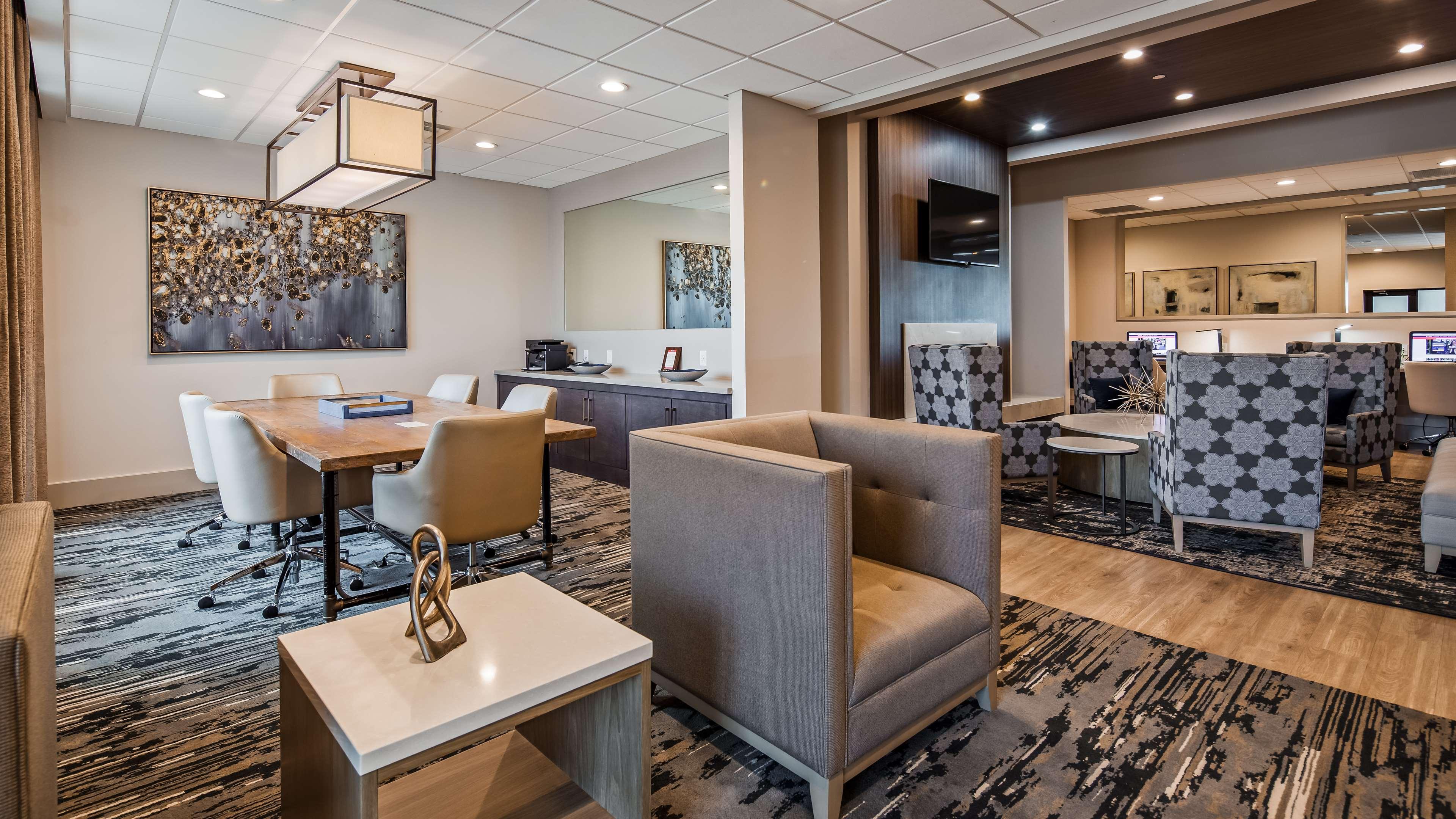 Best Western Premier Energy Corridor Hotel 4*
