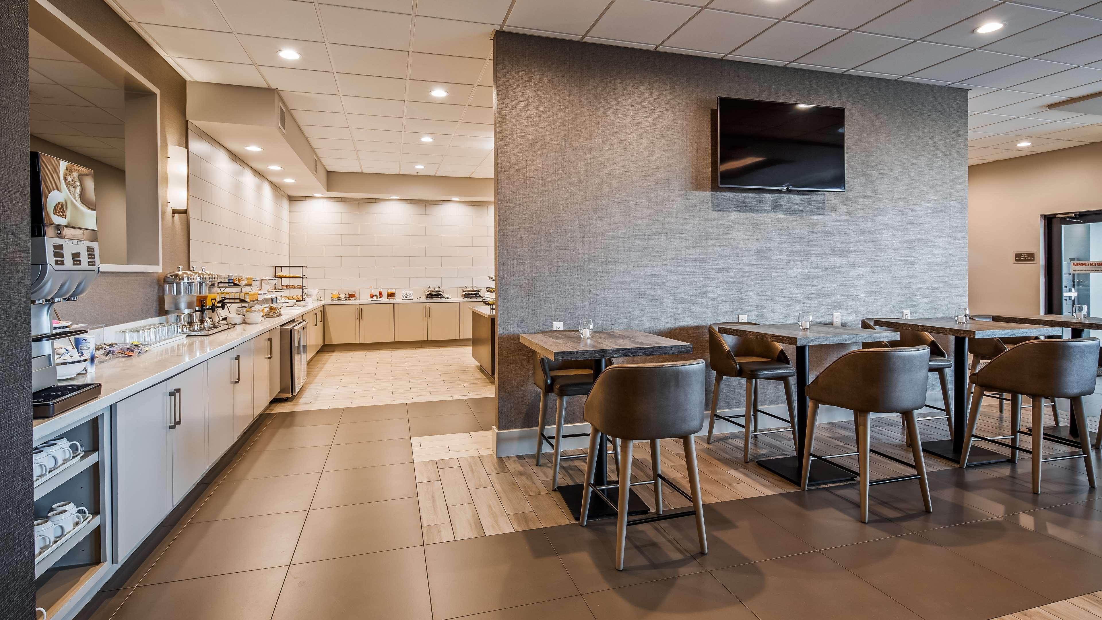 Best Western Premier Energy Corridor 4*