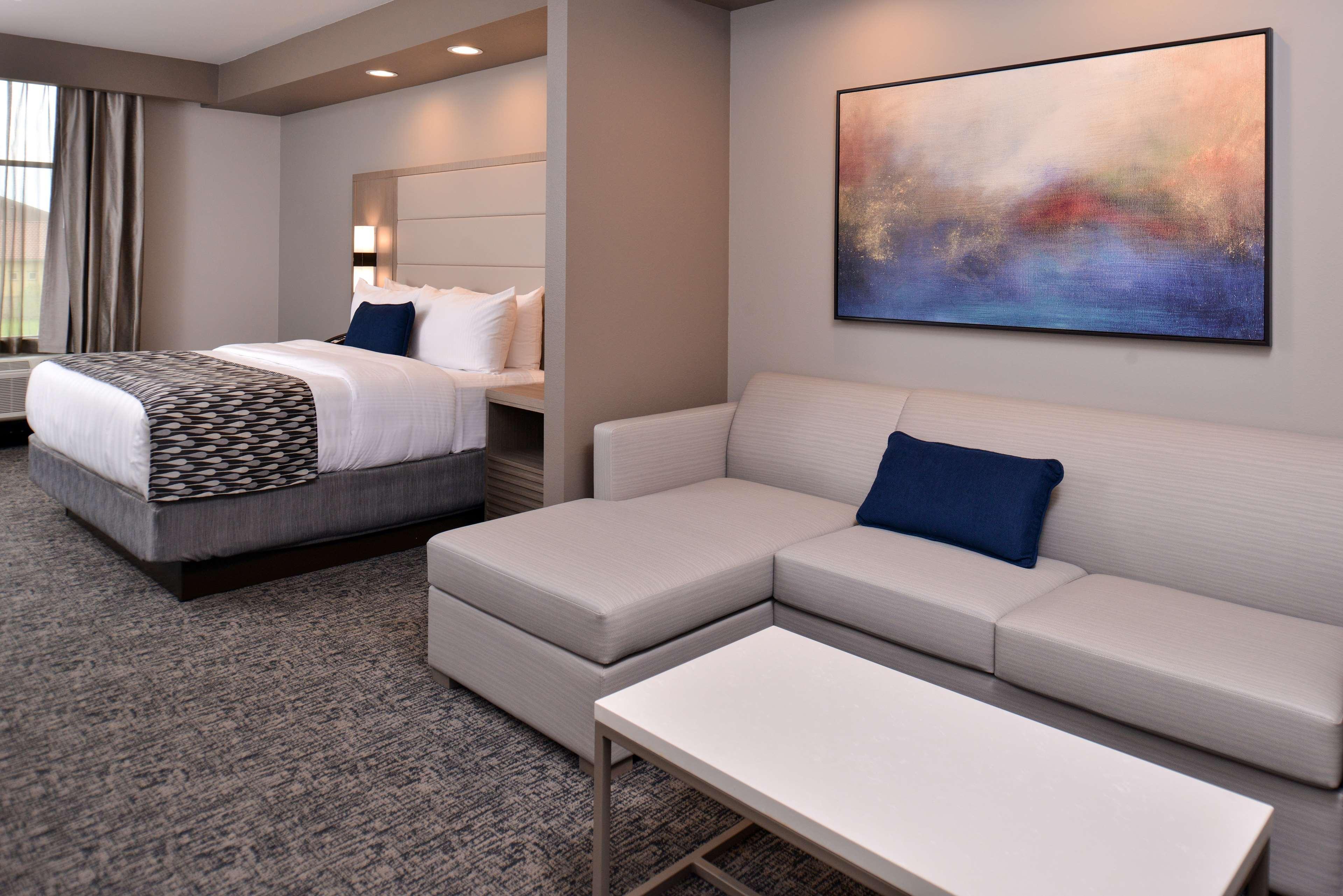 Best Western Premier Energy Corridor 4*